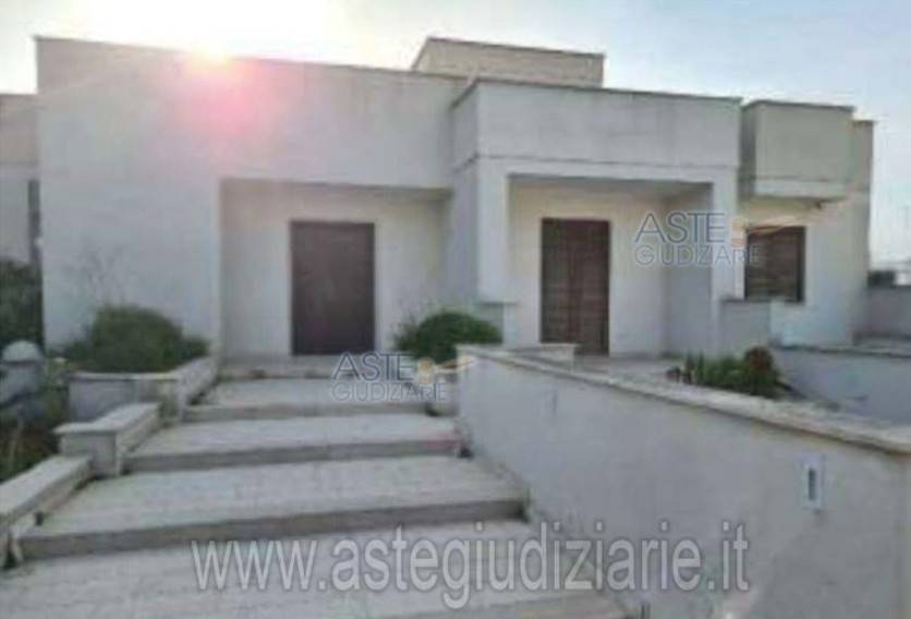 casa indipendente in vendita a Squinzano