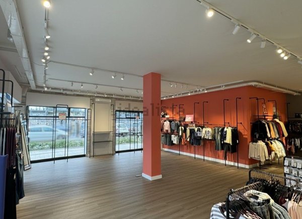 locale commerciale in vendita a Squinzano