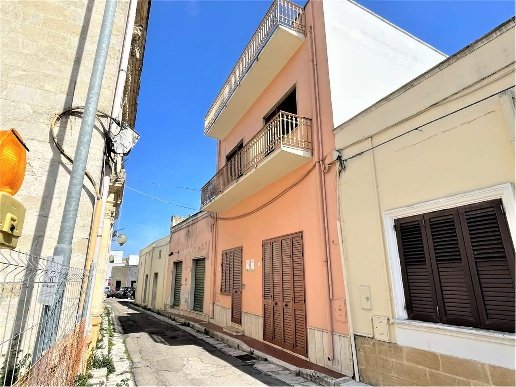 casa indipendente in vendita a Squinzano