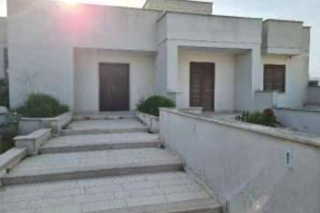 casa indipendente in vendita a Squinzano