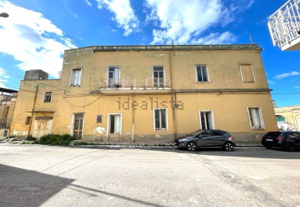 casa indipendente in vendita a Squinzano
