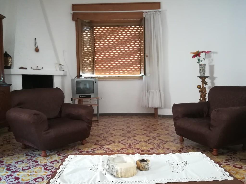 casa indipendente in vendita a Squinzano