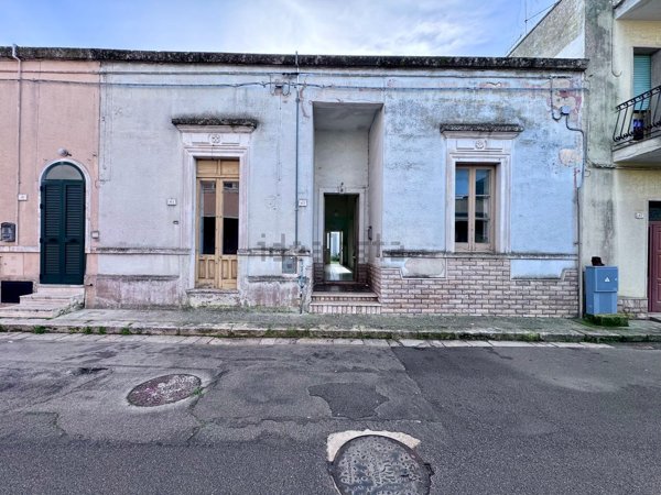casa indipendente in vendita a Squinzano