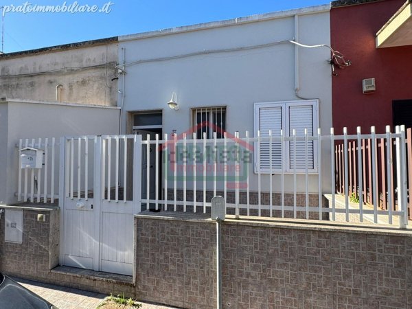 casa indipendente in vendita a Squinzano