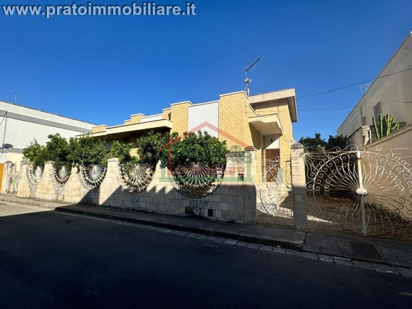 casa indipendente in vendita a Squinzano