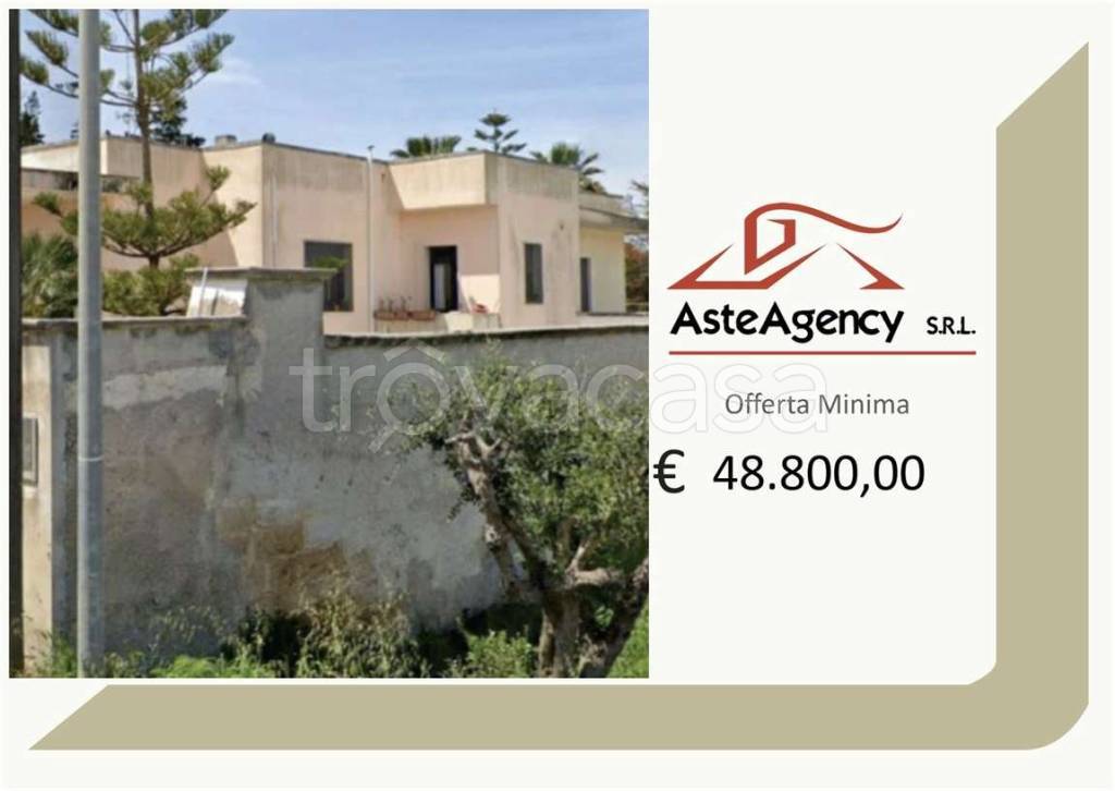 casa indipendente in vendita a Squinzano