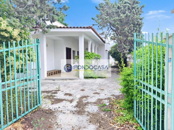 casa indipendente in vendita a Squinzano