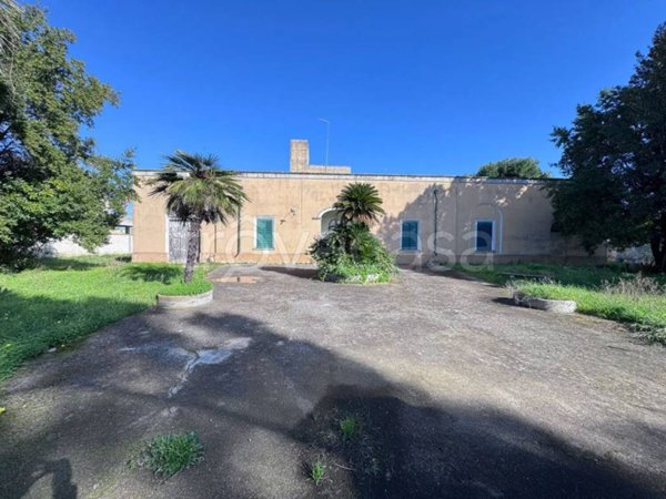 casa indipendente in vendita a Squinzano