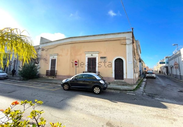 casa indipendente in vendita a Squinzano