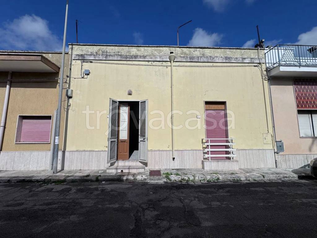 casa indipendente in vendita a Squinzano
