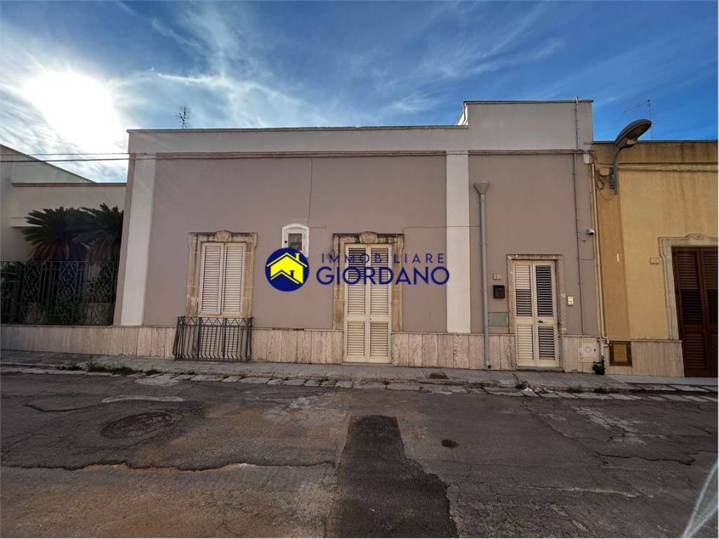casa indipendente in vendita a Squinzano