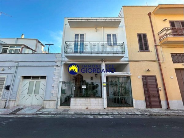 intera palazzina in vendita a Squinzano