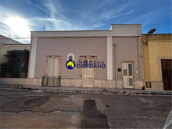 casa indipendente in vendita a Squinzano