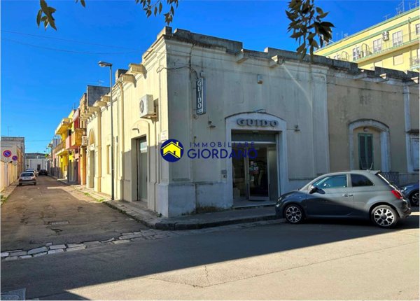 casa indipendente in vendita a Squinzano
