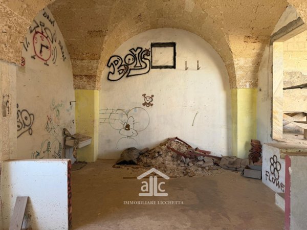 casa indipendente in vendita a Squinzano