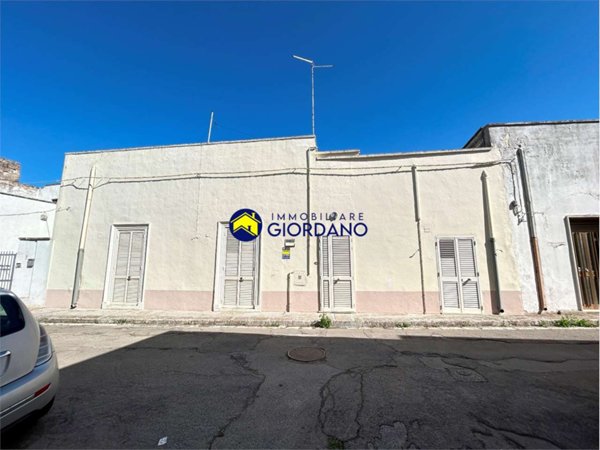 casa indipendente in vendita a Squinzano