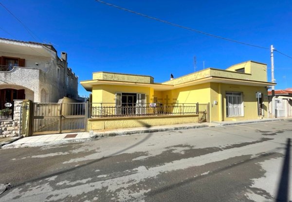 casa indipendente in vendita a Squinzano
