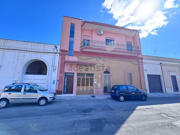 casa indipendente in vendita a Squinzano