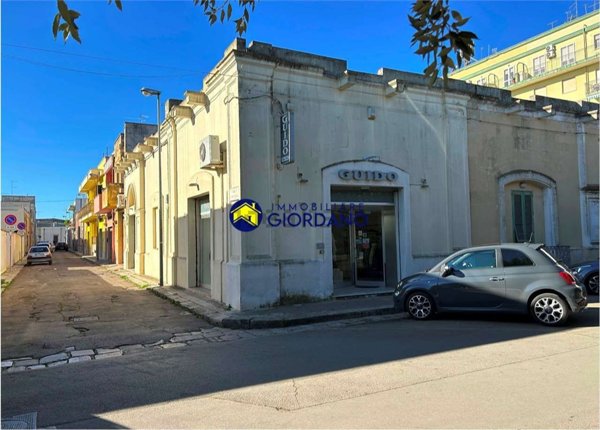 casa indipendente in vendita a Squinzano