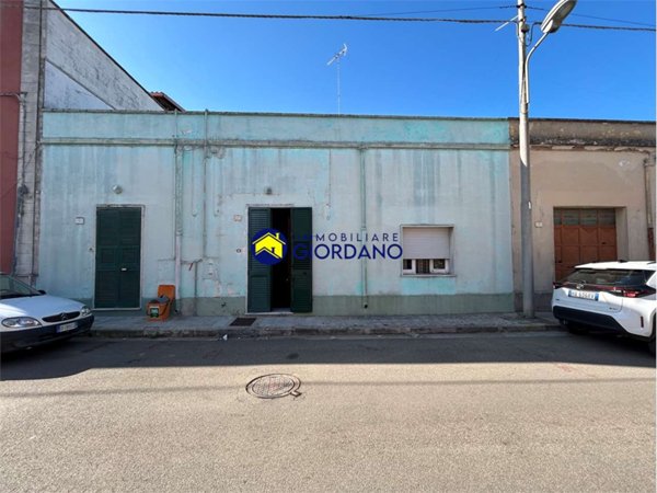 casa indipendente in vendita a Squinzano
