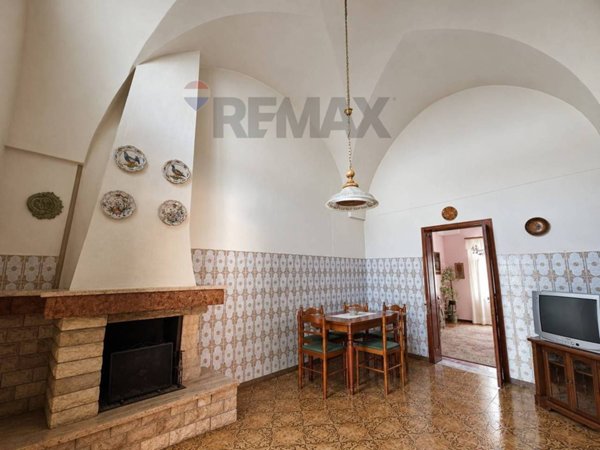 casa indipendente in vendita a Squinzano