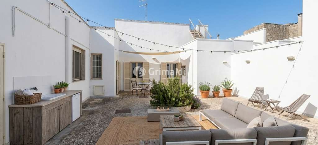 casa indipendente in vendita a Squinzano