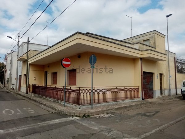 casa indipendente in vendita a Sternatia