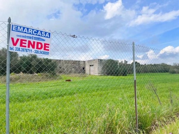 locale commerciale in vendita a Sternatia