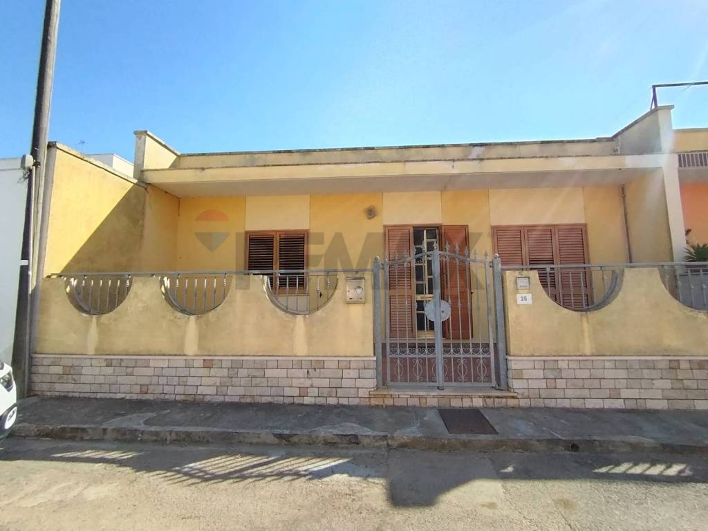 casa indipendente in vendita a Sternatia