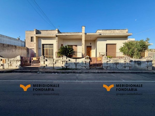 casa indipendente in vendita a Sternatia