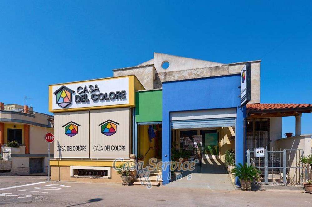 locale commerciale in vendita a Supersano