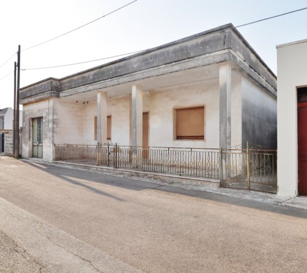 casa indipendente in vendita a Surano