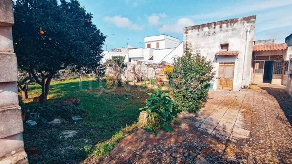 casa indipendente in vendita a Surano