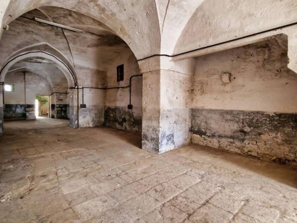 intera palazzina in vendita a Surano