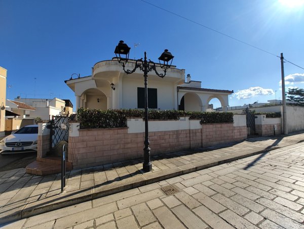 casa indipendente in vendita a Surano