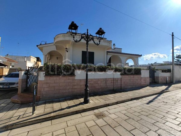 casa indipendente in vendita a Surano
