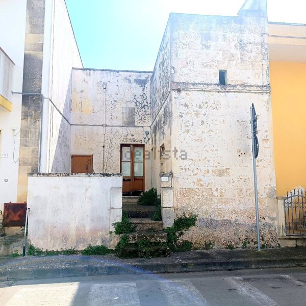 pentavano in vendita a Surano