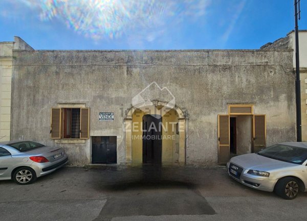 casa indipendente in vendita a Surano