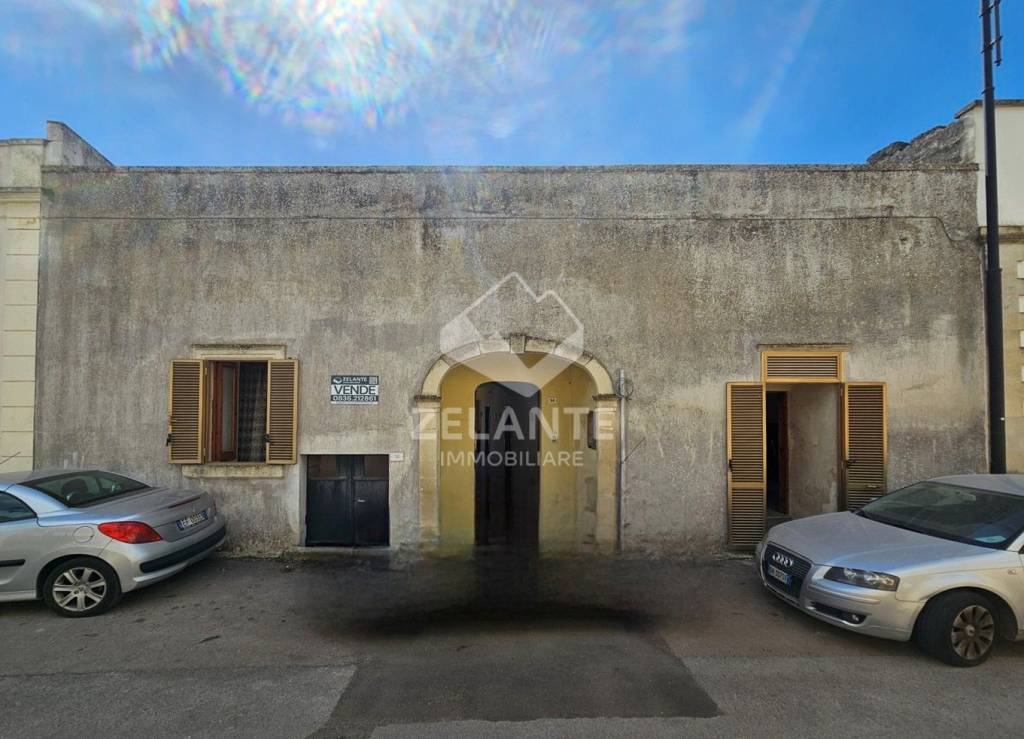 casa indipendente in vendita a Surano