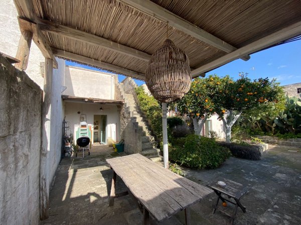 casa indipendente in vendita a Surano