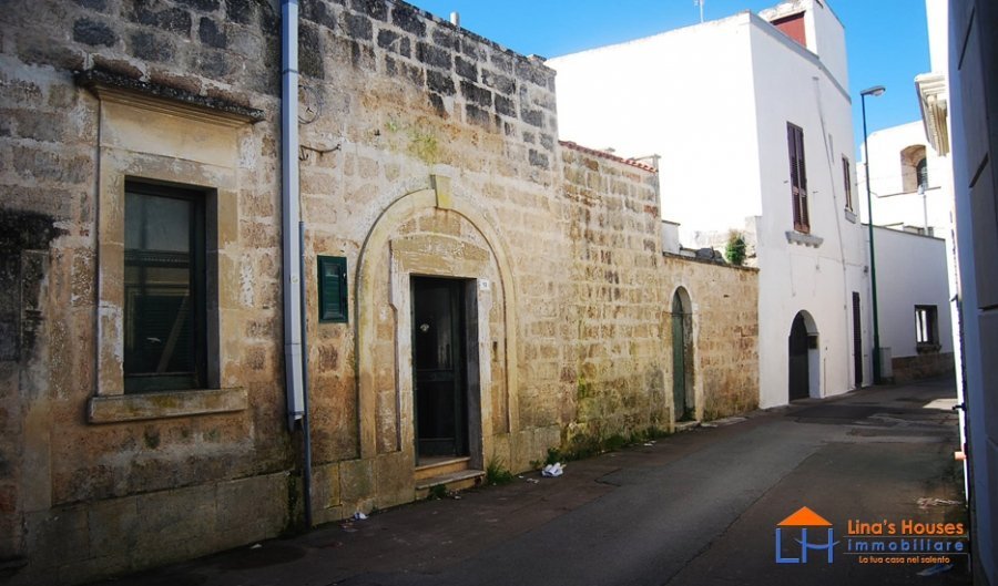 casa indipendente in vendita a Surano