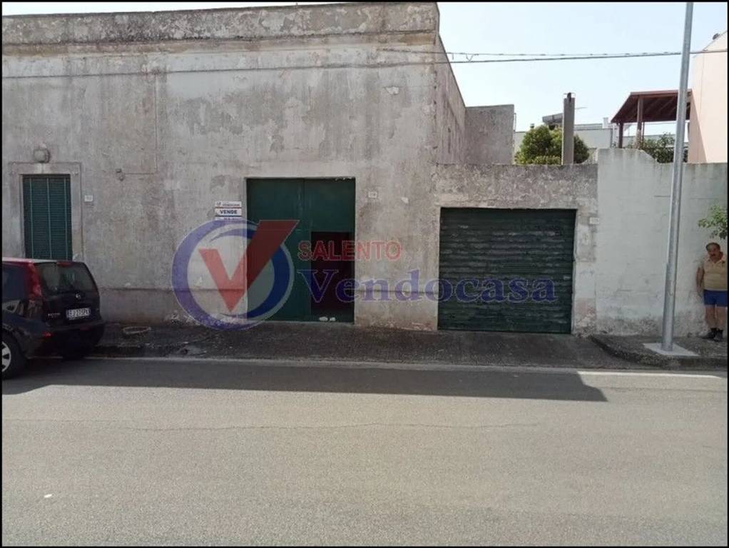 casa indipendente in vendita a Surano