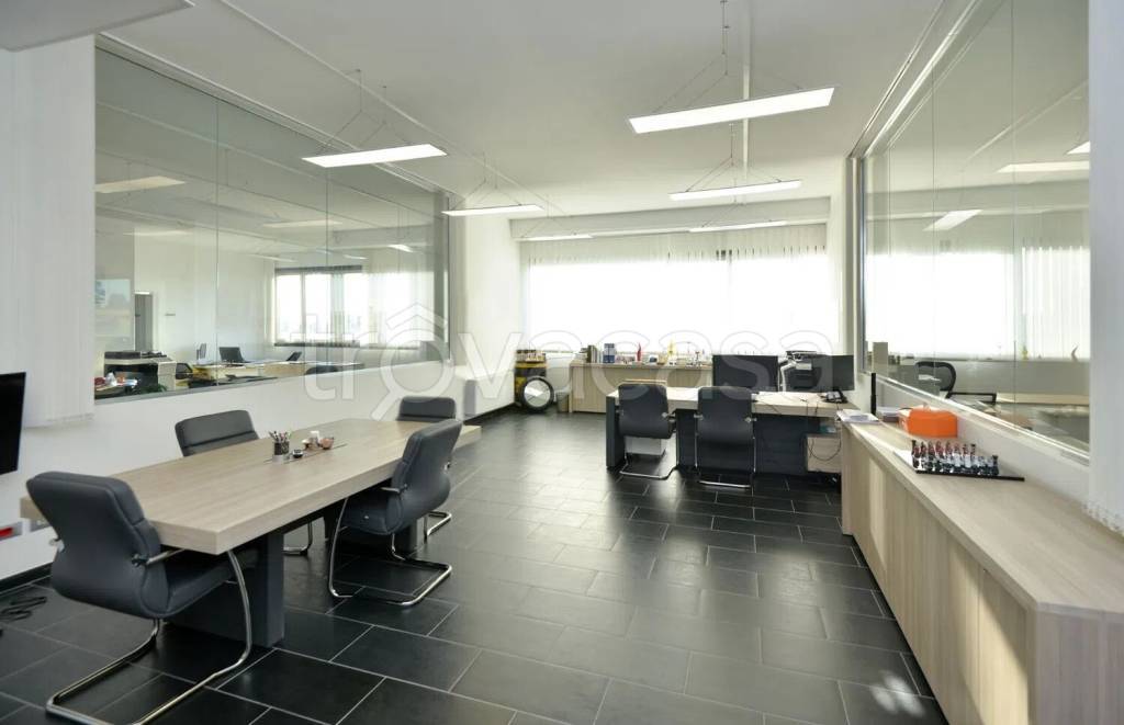 ufficio in vendita a Surbo