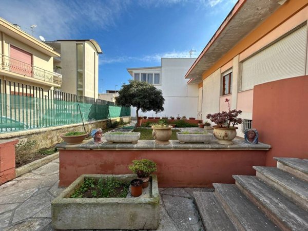 casa indipendente in vendita a Surbo