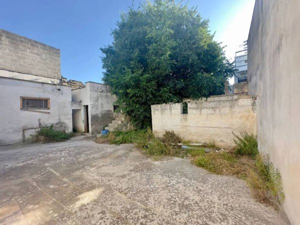 casa indipendente in vendita a Surbo