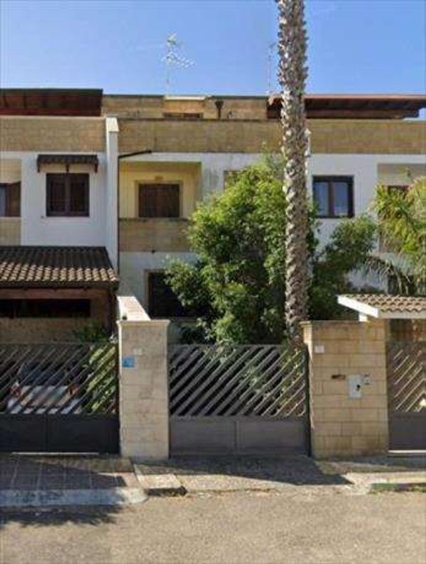 casa indipendente in vendita a Surbo in zona Giorgilorio