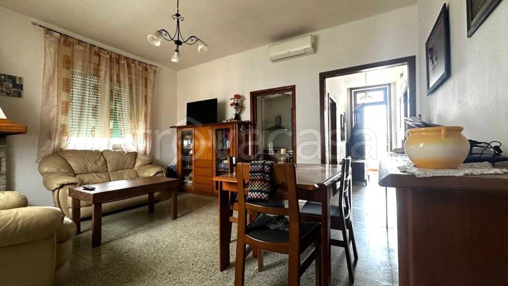 casa indipendente in vendita a Surbo in zona Giorgilorio