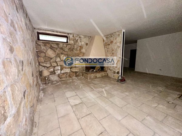 locale di sgombero in vendita a Surbo in zona Giorgilorio