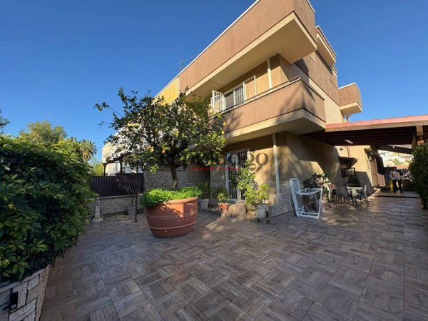 casa indipendente in vendita a Surbo in zona Giorgilorio