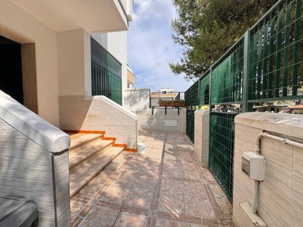 casa indipendente in vendita a Surbo in zona Giorgilorio